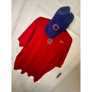 Chicago Cubs XL red Nike Dry Fit T-shirt and baseball cap lot bundle